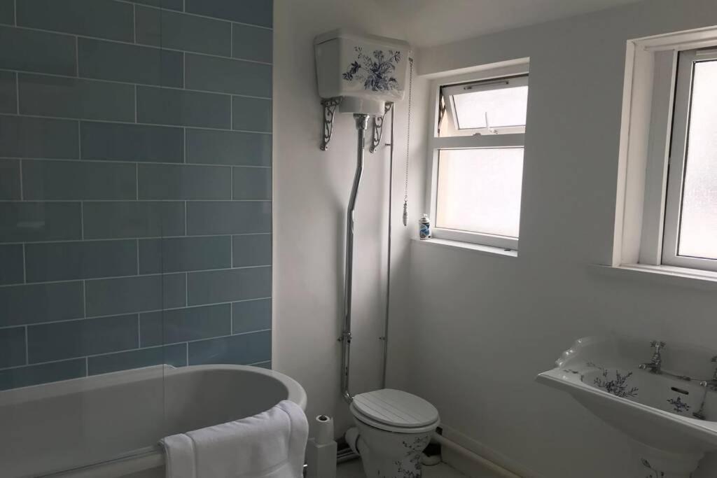 Beautiful 2 Bed Flat In The Heart Of Lynton Devon Lägenhet Exteriör bild